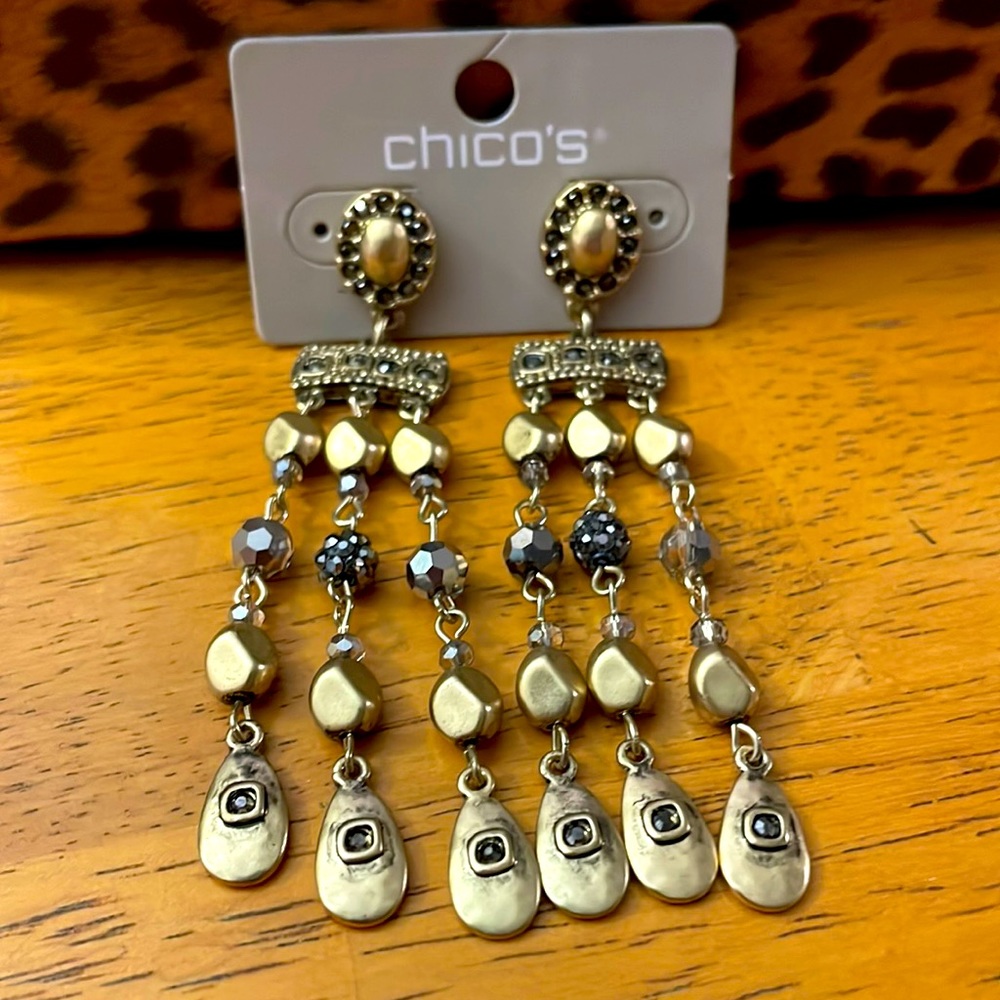 NWT Chicos Poppy chandelier earrings